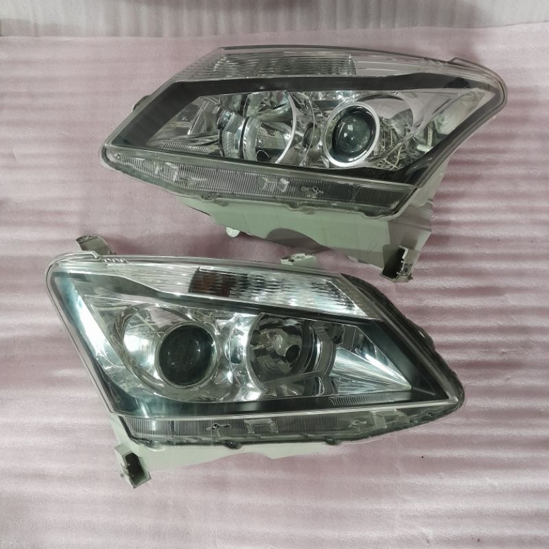 Headlamp Lampu Depan Isuzu Mux 2014 2015 2016 Original Sepasang