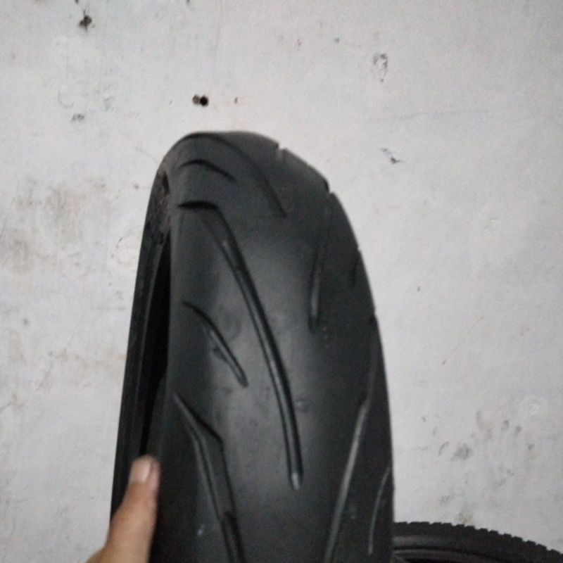 ban depan moge r17 tubles uk110/70-17