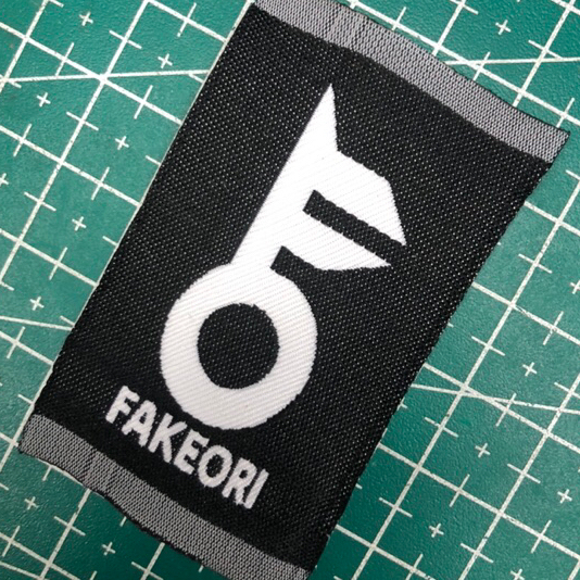 

FAKEORI LABEL WOVEN RAJUT BORDIR COTTON SUPER PREMIUM CO 1X DIKIRIM 600PCS
