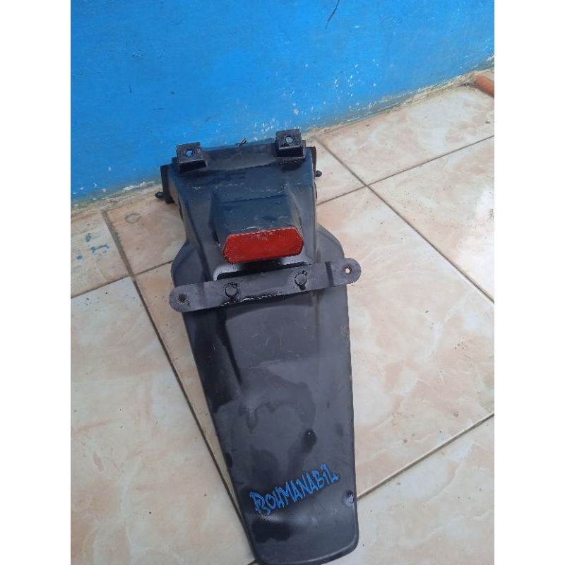 spakbor belakang bajaj pulsar 180 200 original copotan