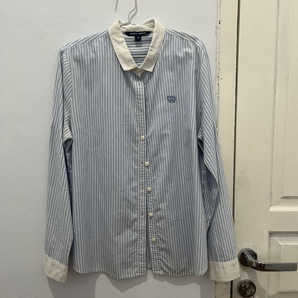 Preloved Kemeja Wanita Biru Garis-Garis