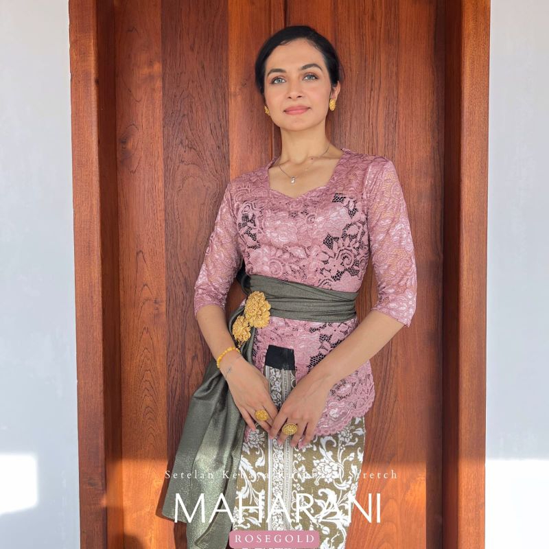Setelan Kebaya Bali Kutubaru Stretch Glossy Maharani