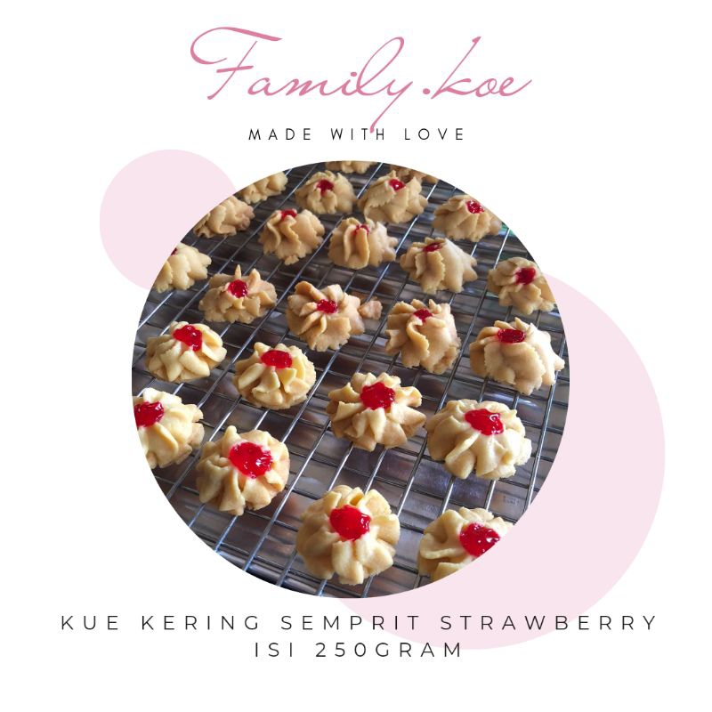 

Kue Kering Semprit Strawberry 250ml