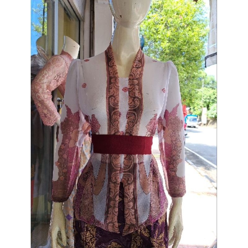 kebaya bordir wayang