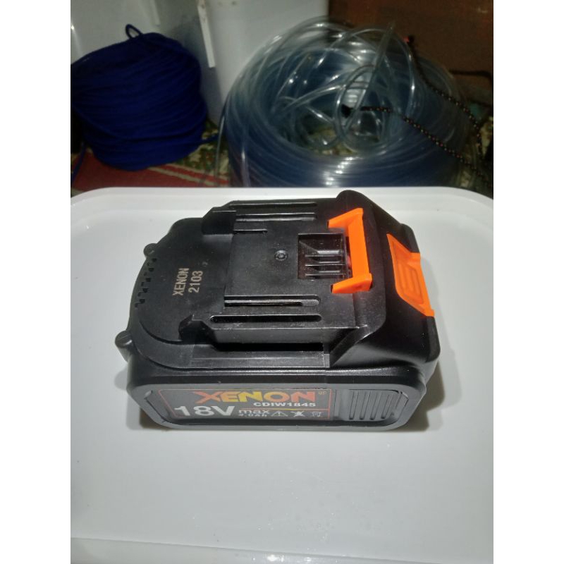 BATERAI XENON 18 VOLT