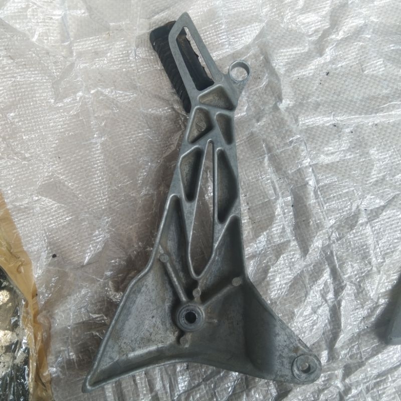 foostep step kanan Supra fit new asli copotan