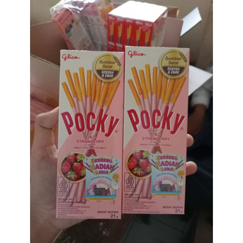 

POCKY STRAWBERRY FLAVOUR BISKUIT STIK RASA STOBERI