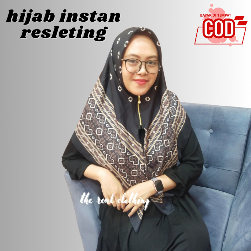 Hijab Instan Zipper Resleting Bandul Mutiara Motif Kotak Hitam/ Jilbab Instan/ Kerudung Ziper