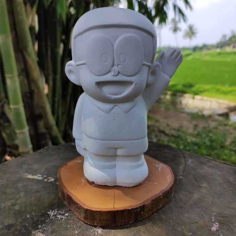 patung gypsum lukis celengan Nobita