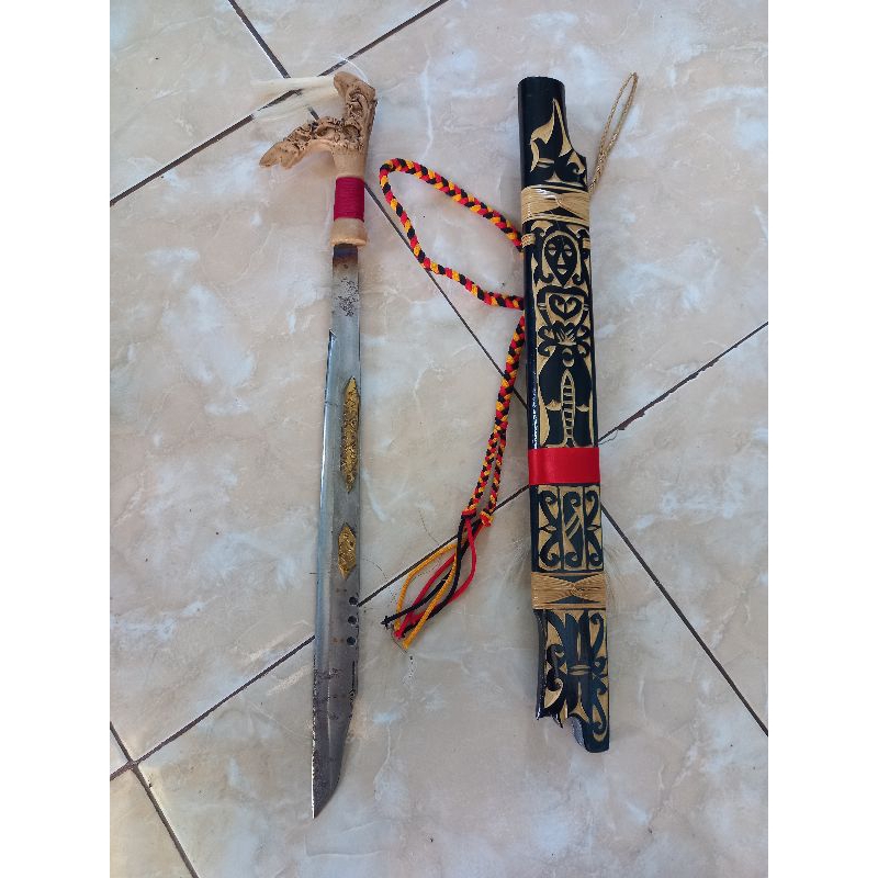 MANDAU DAYAK KHAS KALIMANTAN