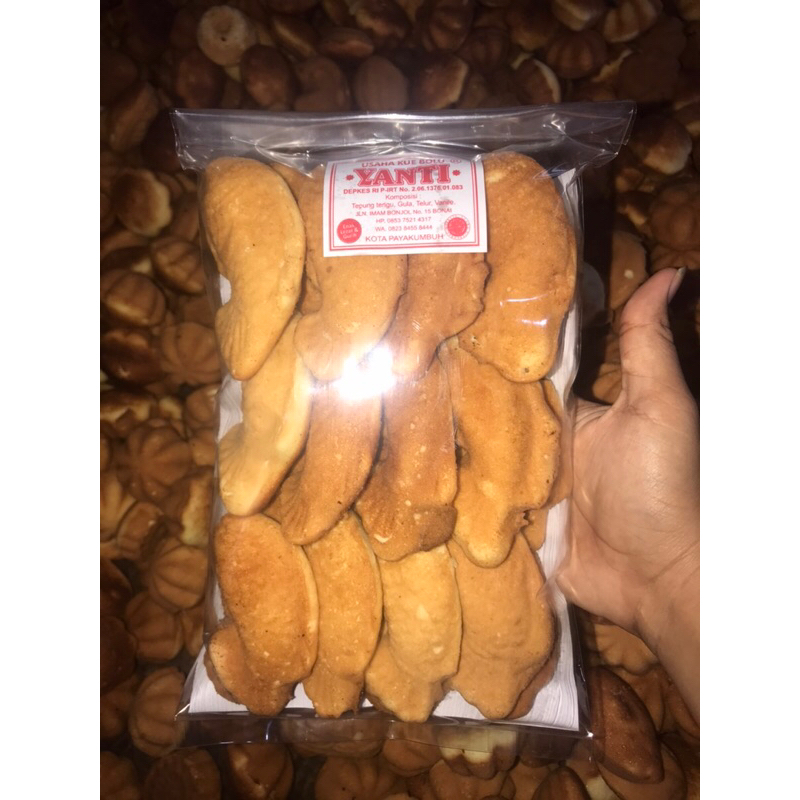 

kue bolu ikan isi 24
