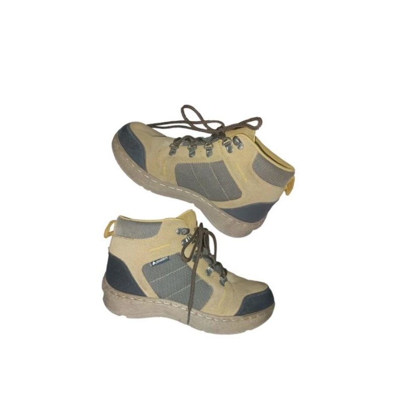 Sepatu branded Boots Eiger size 42