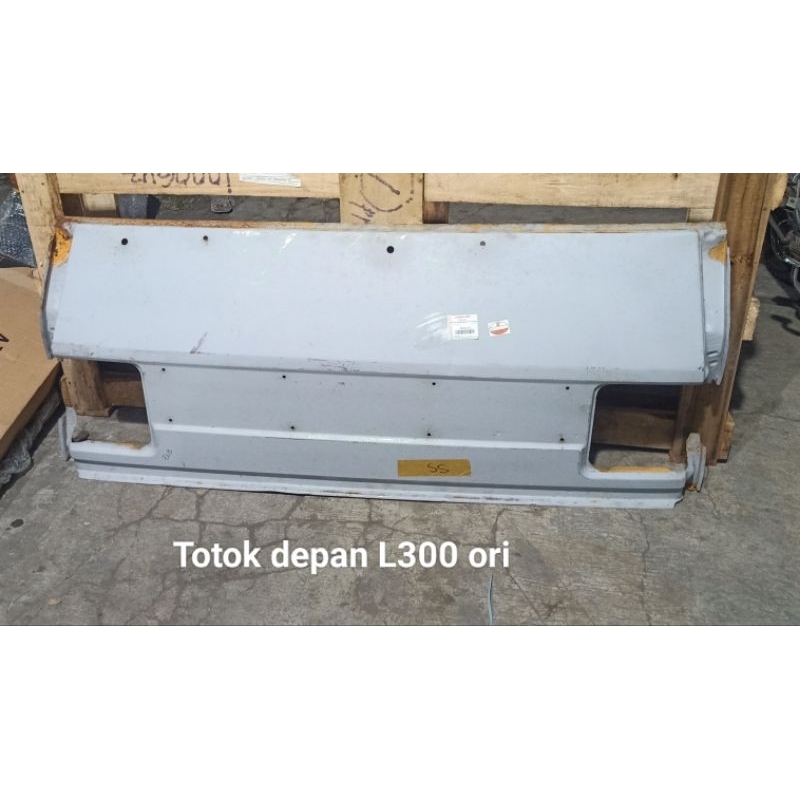 totok depan/panel depan ori mitsubisi L300