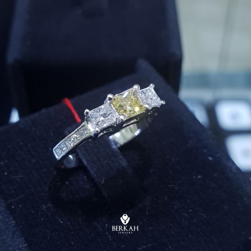 Cincin Berlian Asli Natural Diamond & Berlian Fancy Yellow Banjar