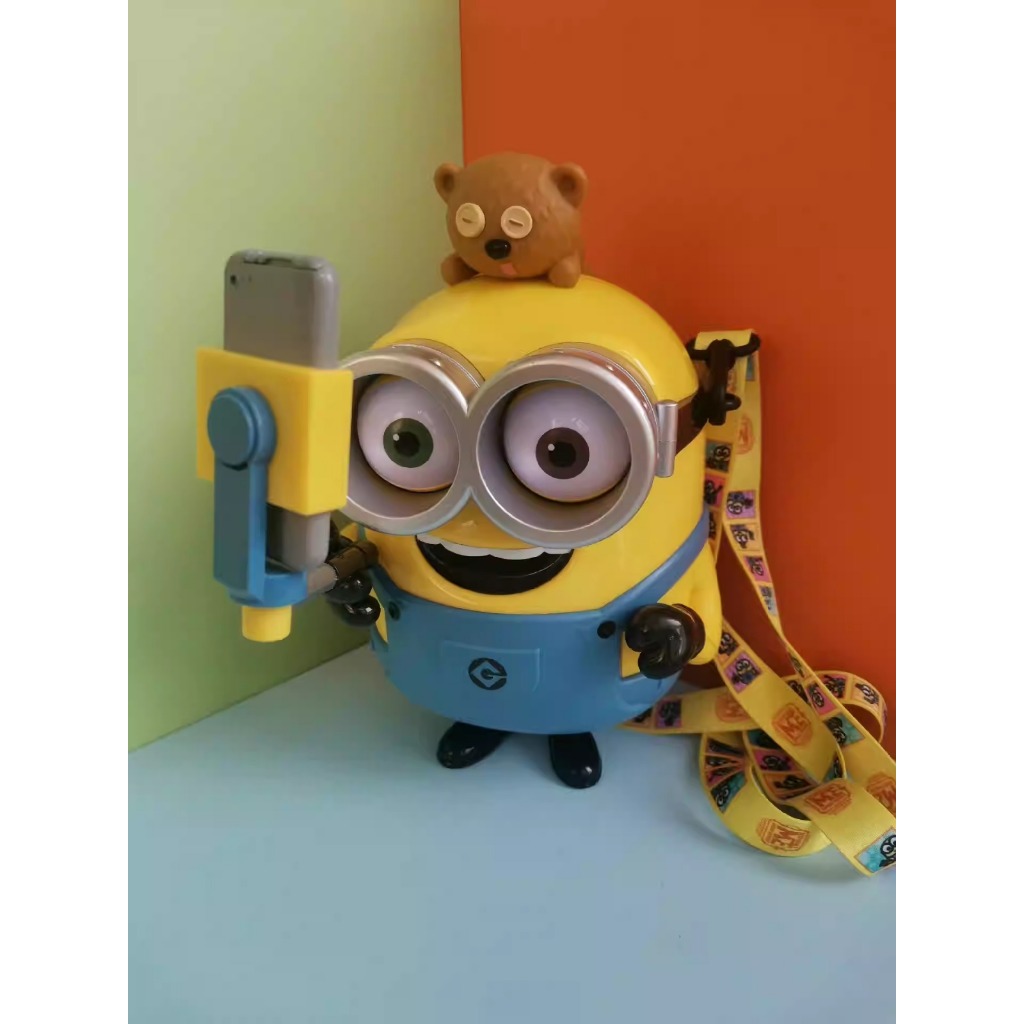

tempat taruh popcorn bucket minion and bear selfie universal studio