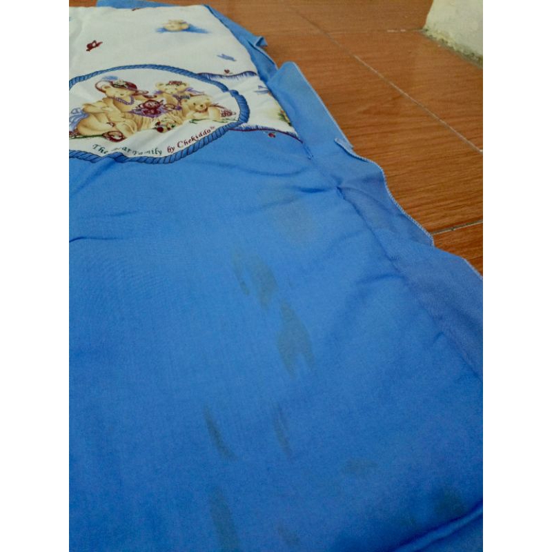 Baru Selimut bayi, mantel bayi, mmassih baru tapi ada noda yang samar karena kelamaan diisimpan, ada