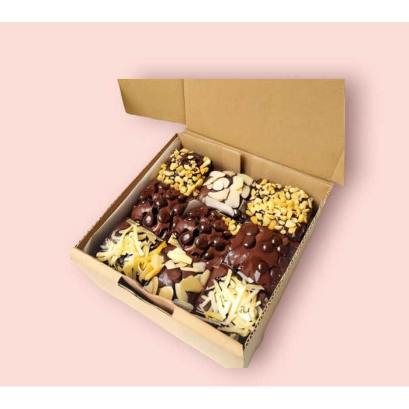 

Brownies Mini Box ( isi 9 bites)