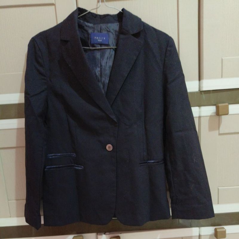 Blazer Wanita hitam LD 86