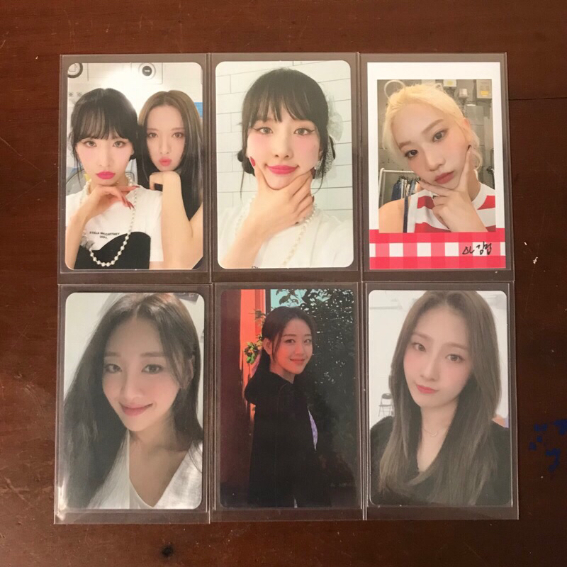 seola bona wjsn yves kim lip haseul loona photocard