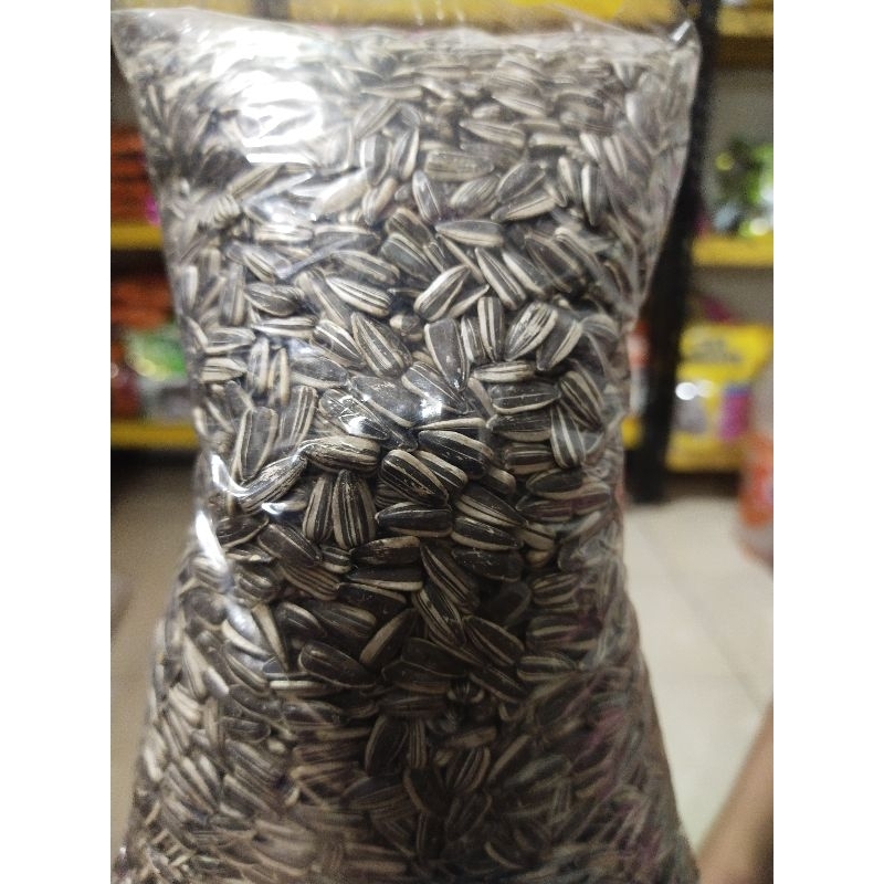 Kuaci bunga matahari 500g / Biji bunga matahari /  kuaci makanan hamster / kwaci makanan burung love