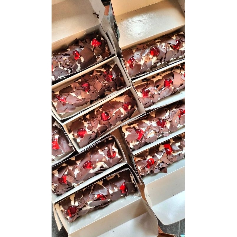 

Black Forest Roll UK 8x20