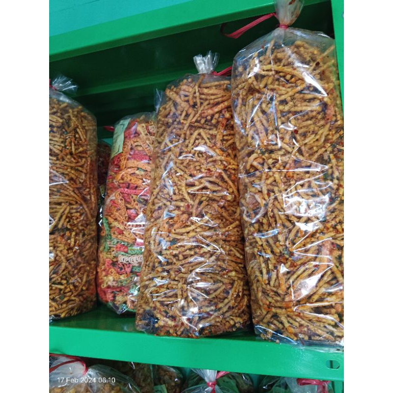 

Kerupuk Seblak jaat pedas daun jeruk 1kg(1000g)