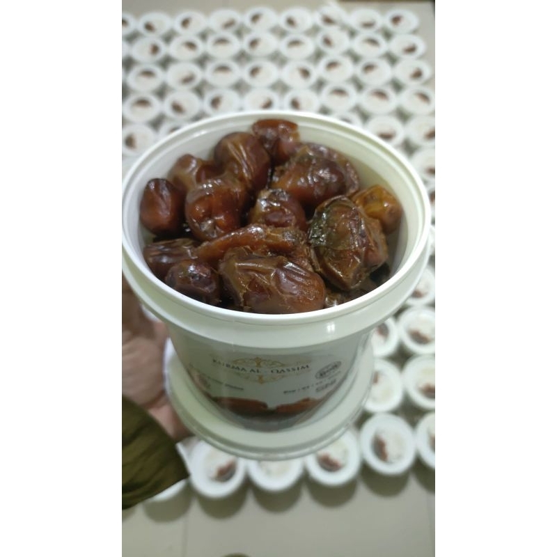 

KURMA EMBER AL QASYEEM 800gr