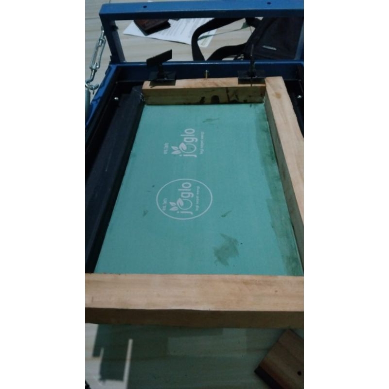 

skren sudah termasuk afdruk..free dsign.untuk sablon cup manual