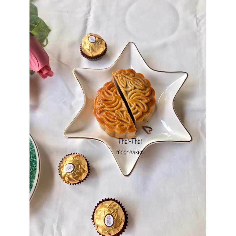 

Thai-Thai mooncakes