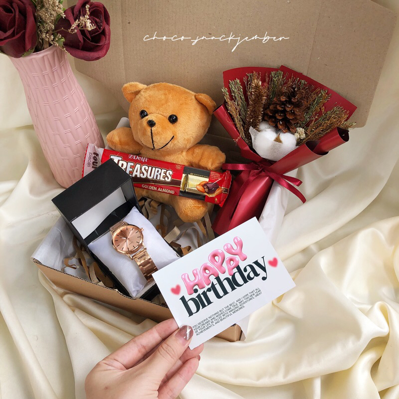 GIFT BOX CEWEK / KADO CEWEK / KADO PACAR / KADO ULANG TAHUN / KADO WISUDA / HAMPERS BOX / PAKET ULAN