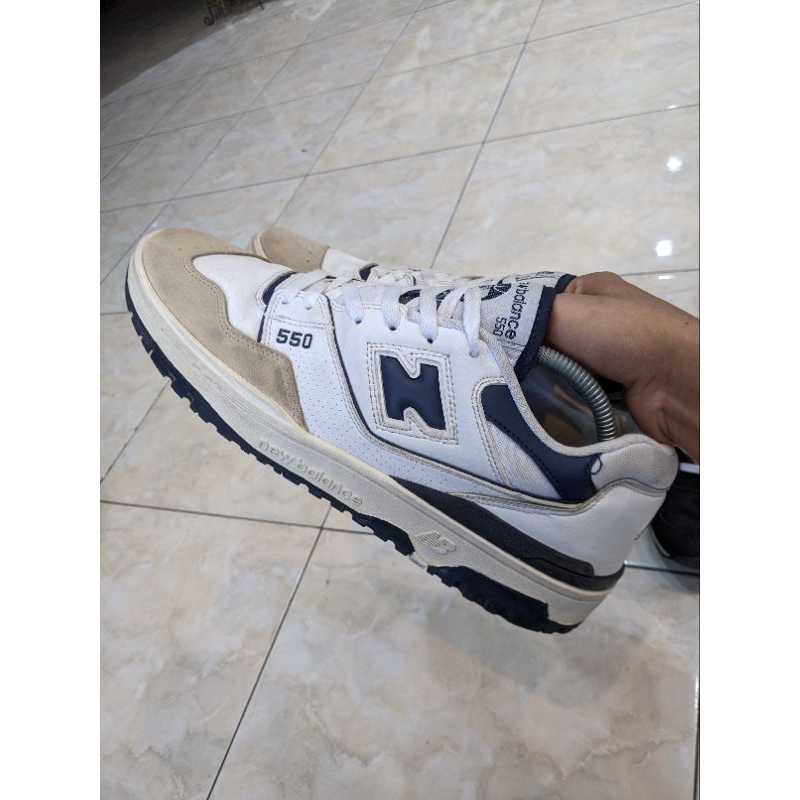 nb 550 white navy size 44