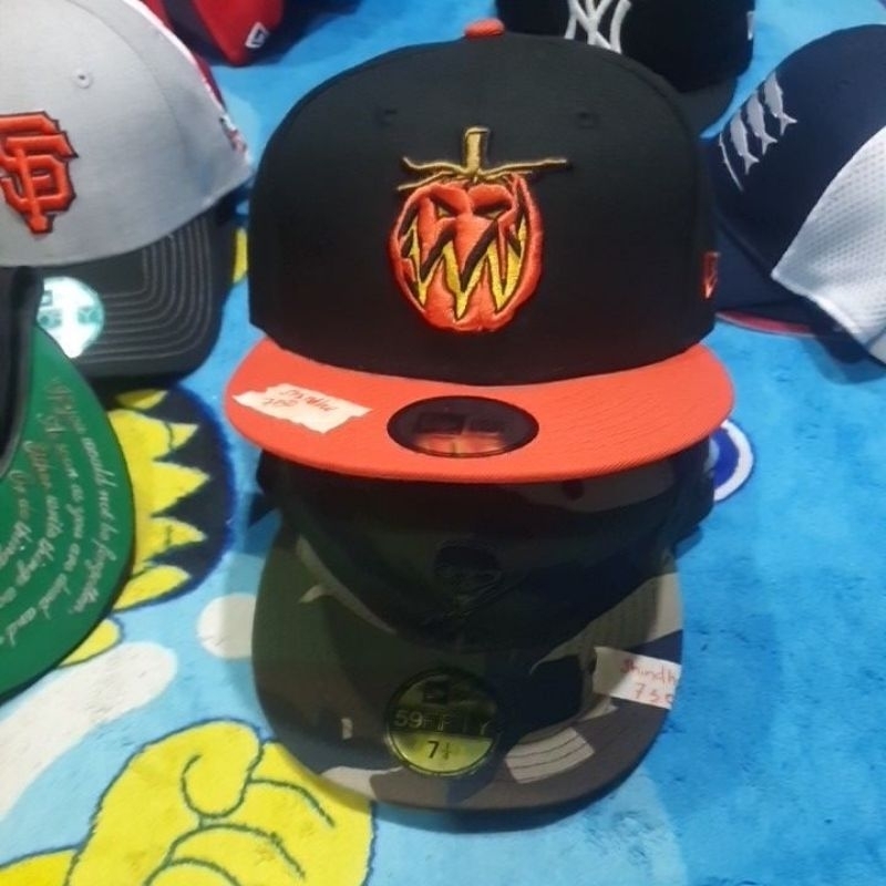 New era sullen,halloween Art keren