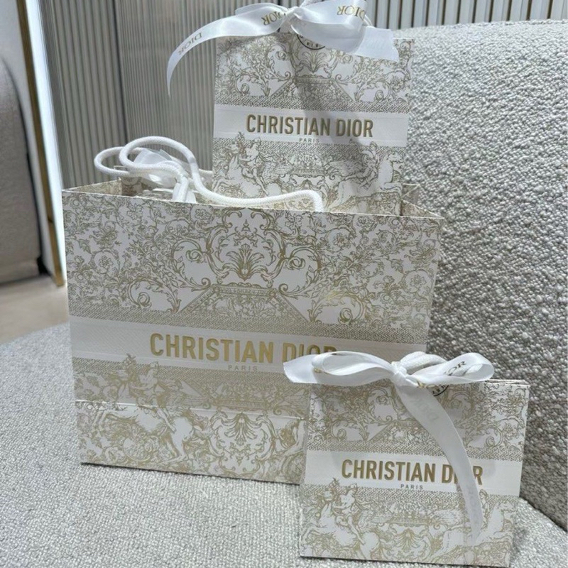 

D10R D10R PAPERBAG LIMITED EDITION KERTAS KADO HADIAH