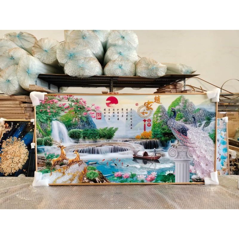 lukisan Porcelain Diamond 5d gambar burung merak/rusa