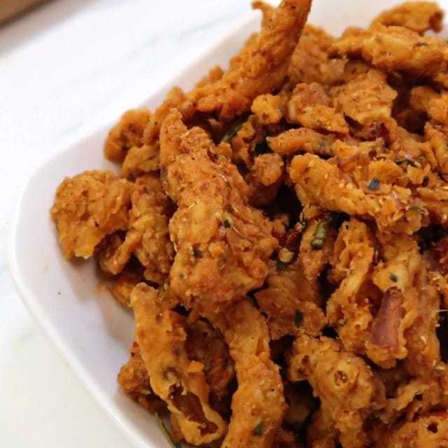 

500 GRAM KERIPIK JAMUR TIRAM CRISPY PEDAS DAUN JERUK | KRIPIK JAMUR KRISPI ORIGINAL DAUN JERUK