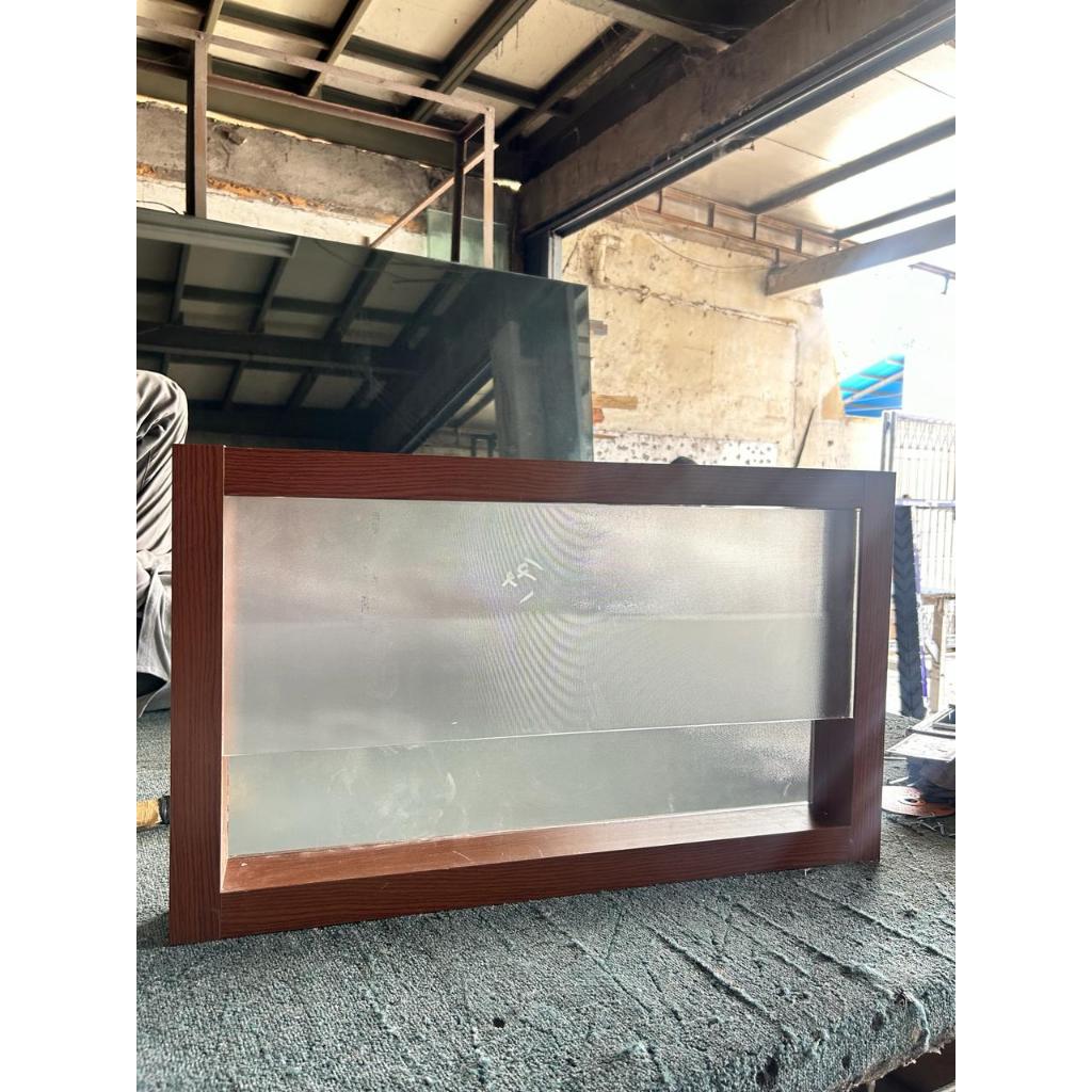 Jendela Aluminium kaca zig zag / boven kamar mandi