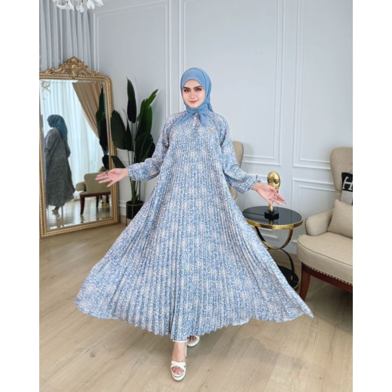 Gamis Plisket Motif by. Shella Saukia