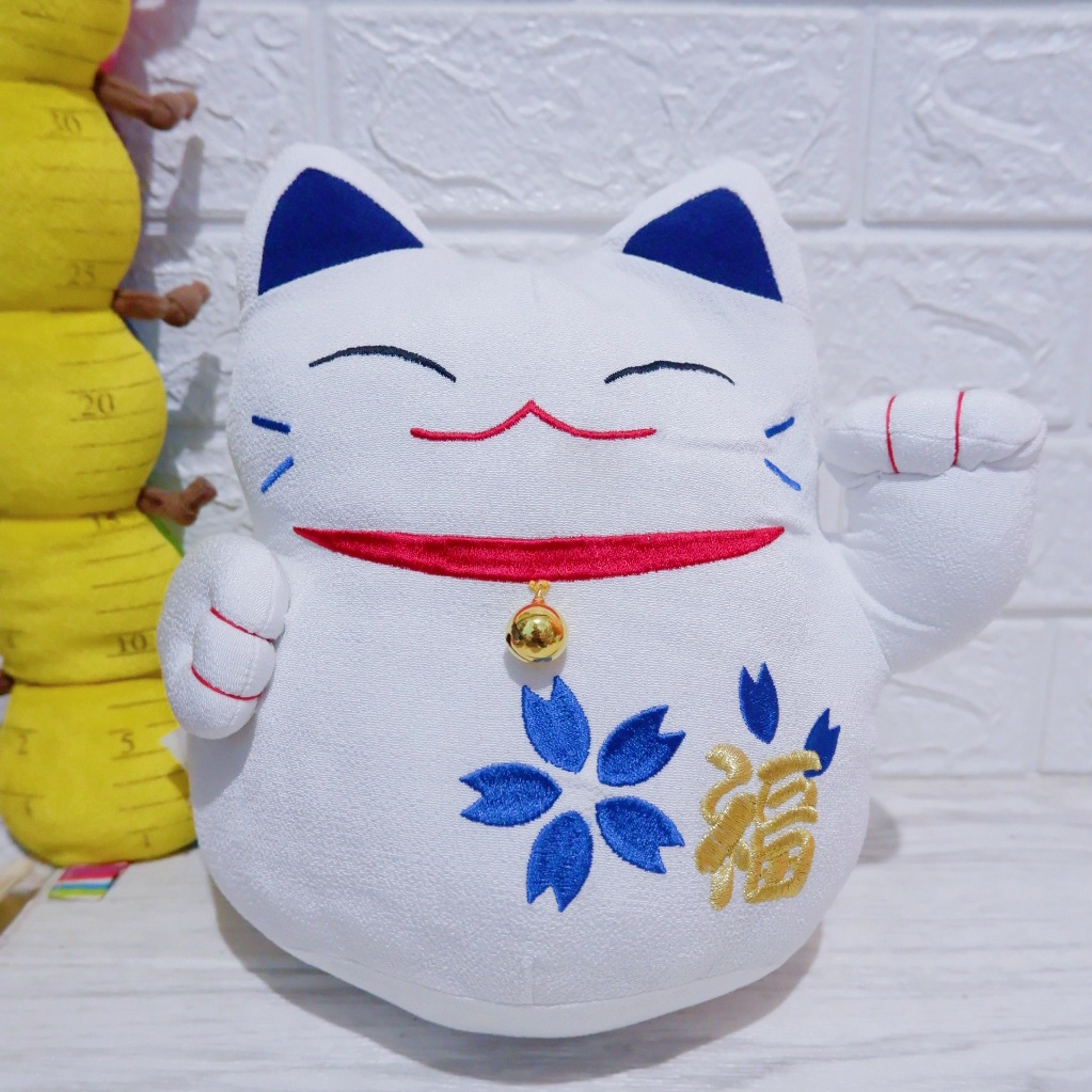boneka kucing hoki