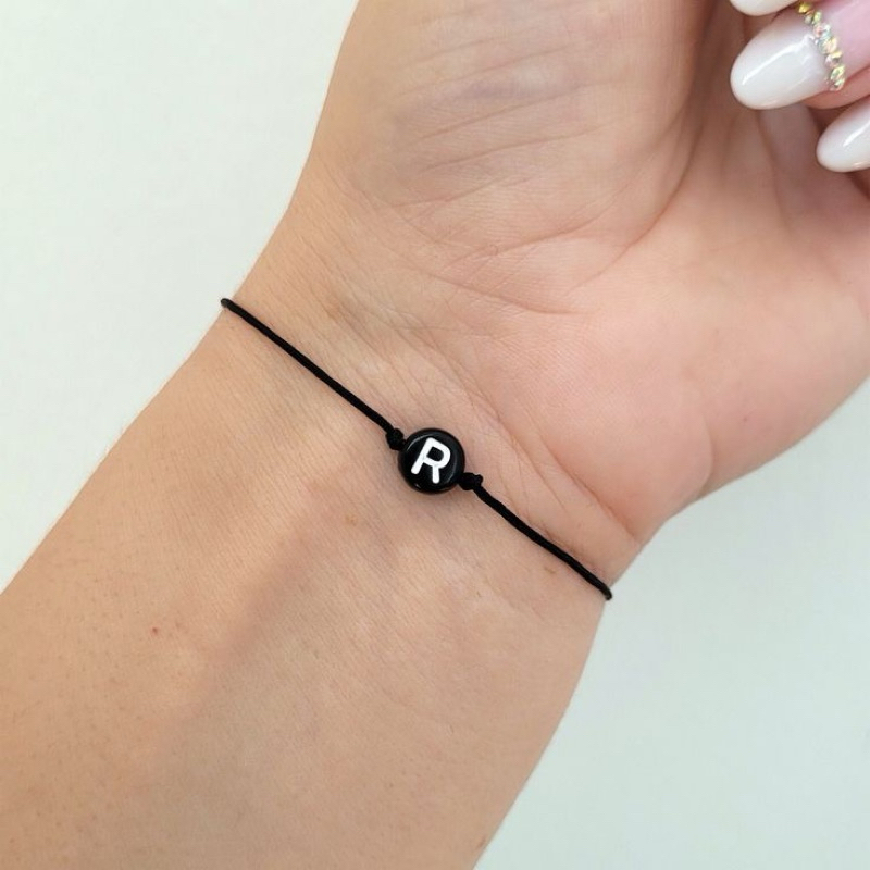 Gelang alfabet bulat tali tipis / Gelang inisial bulat hitam / Gelang inisial nama