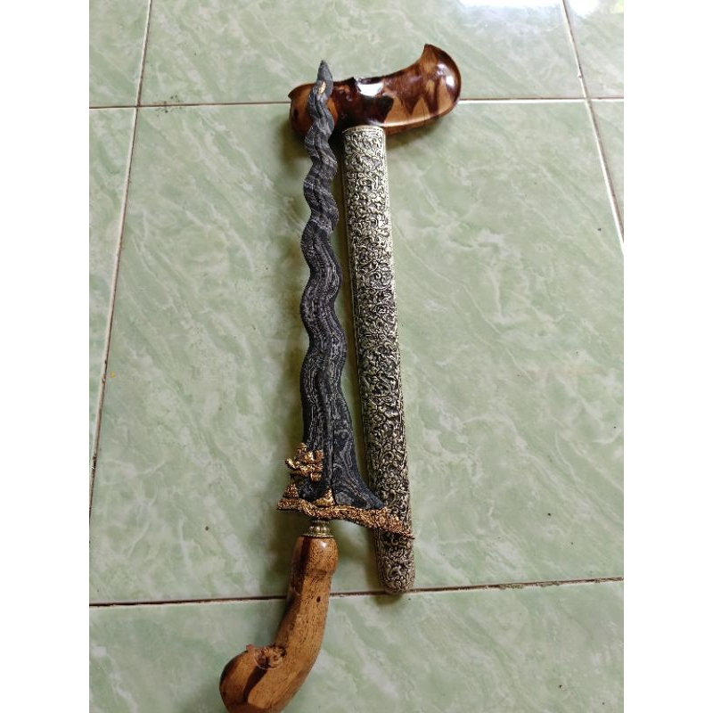 keris nogo rojo kianatah tembaga sepuh emas, pamor dwi warna, ekor timbul