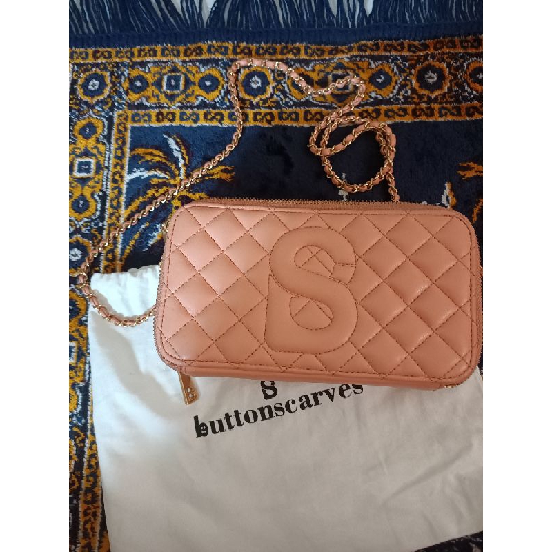preloved buttonscraves Yura bag