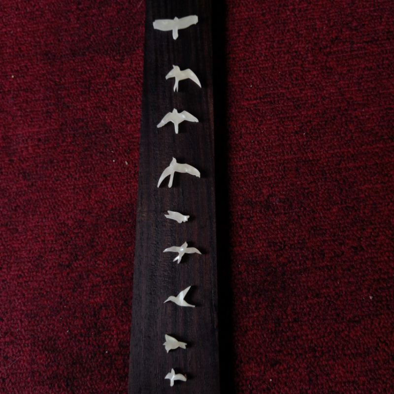Inlay model gitar PRS Bird Pearloid