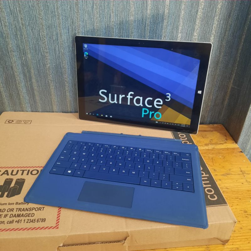 Microsoft Surface Pro 3 Cor i5-4300U Ram 4Gb/SSD 128Gb Tablet Touchscreen Windows Office lengkap