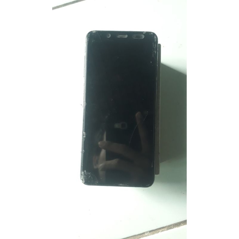 samsung A8 2018 minus