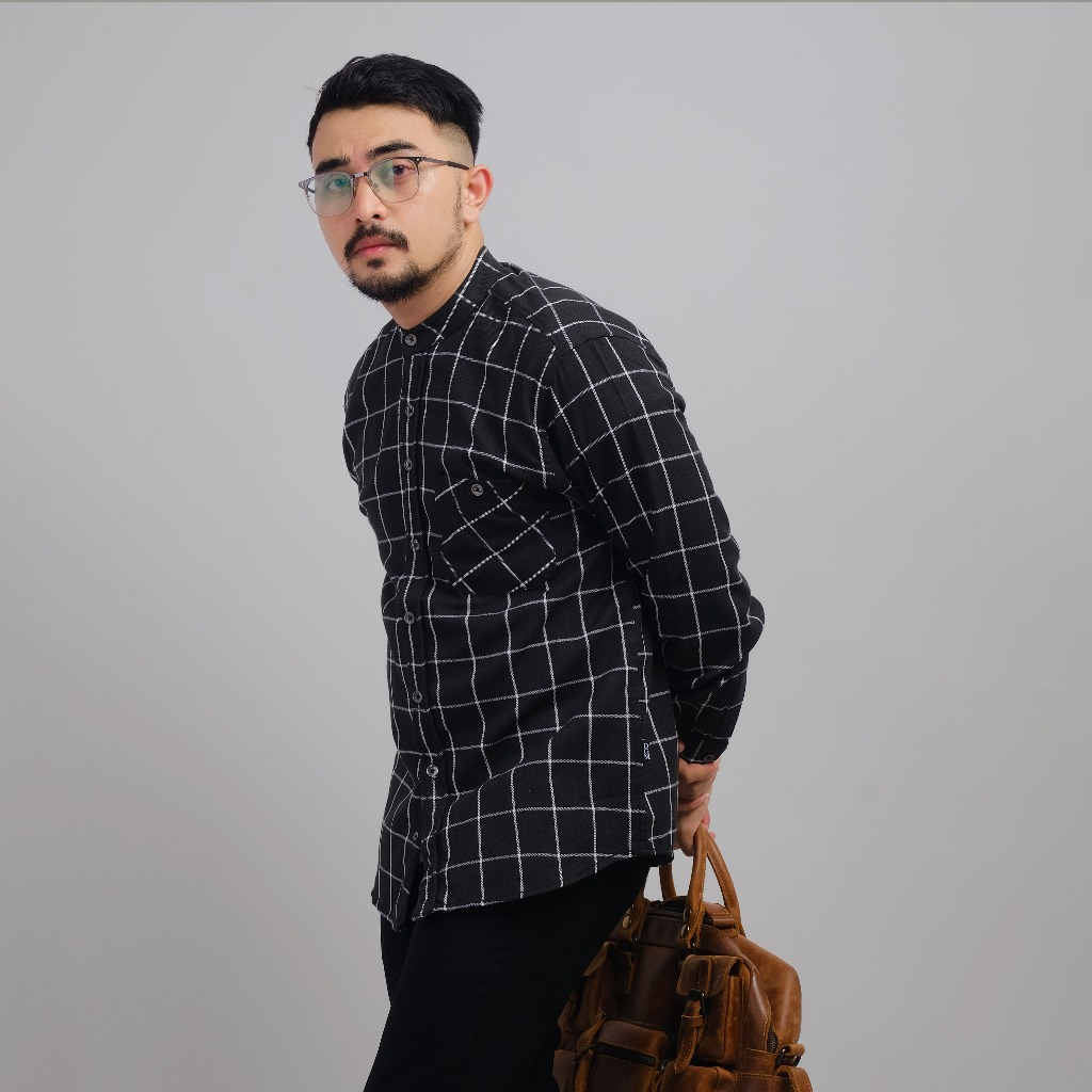 DGM Kemeja Pria Flanel Kerah Sanghai Koko Lengan Panjang Premium Hitam List Putih 2270
