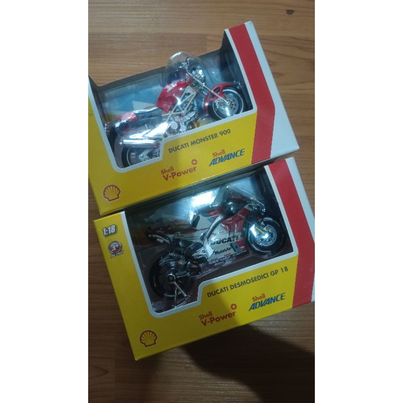 miniature ducati desmosedici original