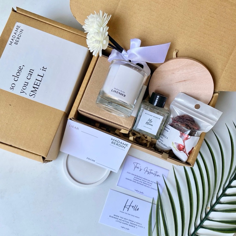 ART L14Y Hampers Scented Candle Reed Diffuser Set  Gift set lilin aromaterapi reed diffuser  Kado Ul