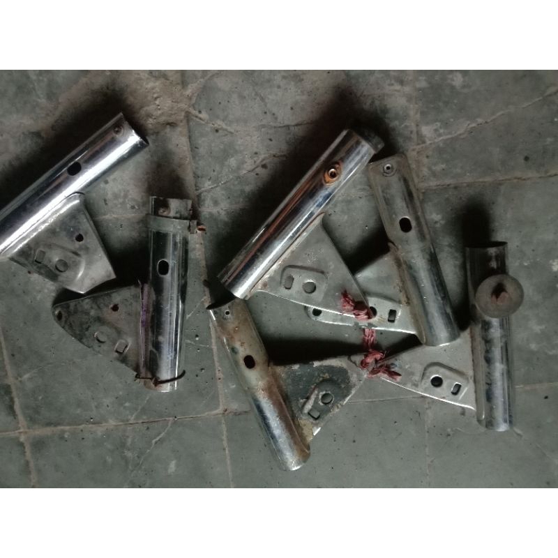 PANGKON LAMPU DEPAN GL100 ORIGINAL