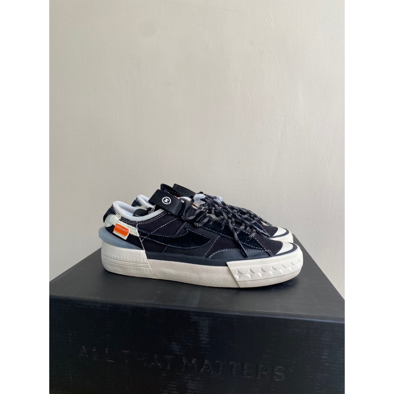 Sepatu Compass Proto 2 Low x Makna