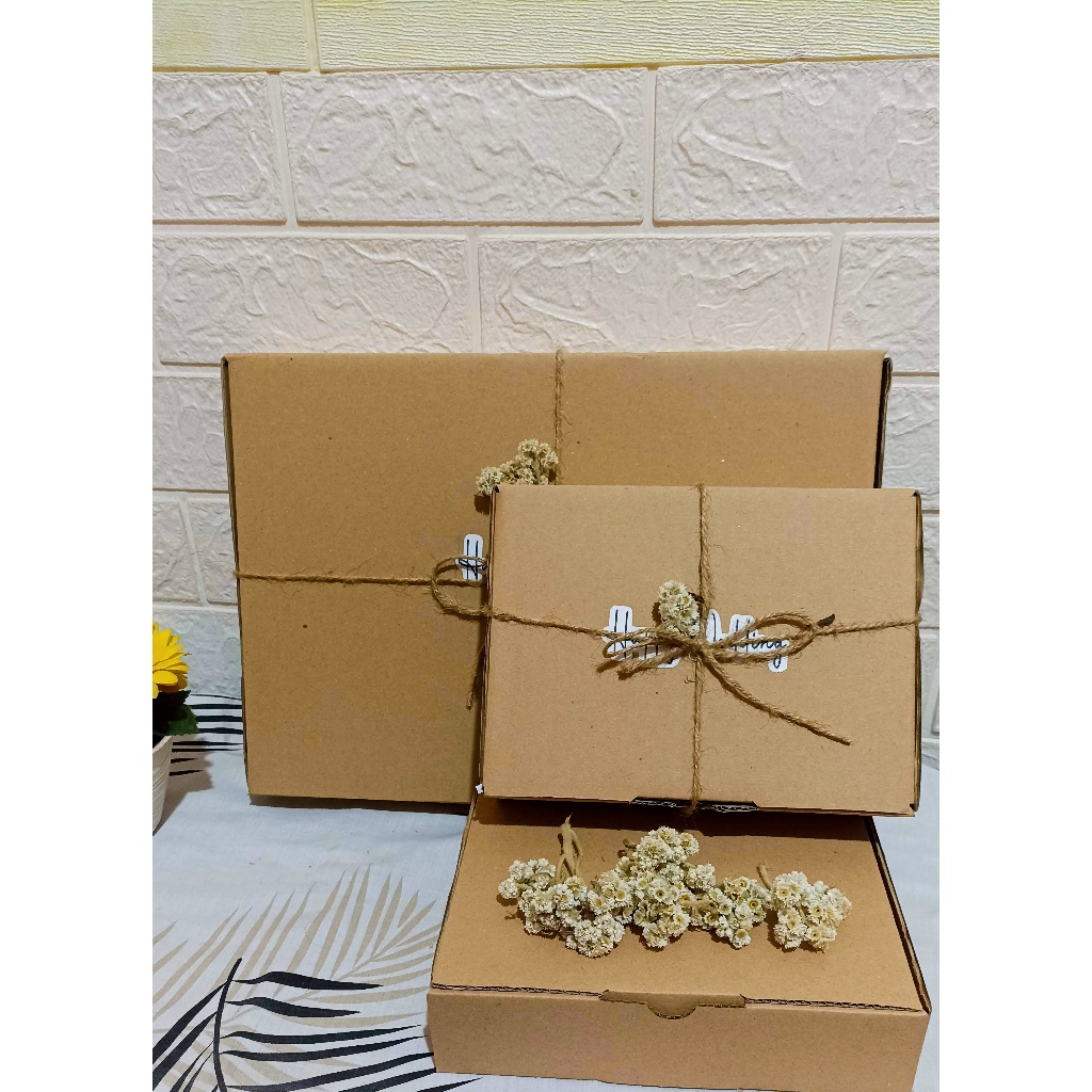 

Box kado hampers 35 cm X 25 cm